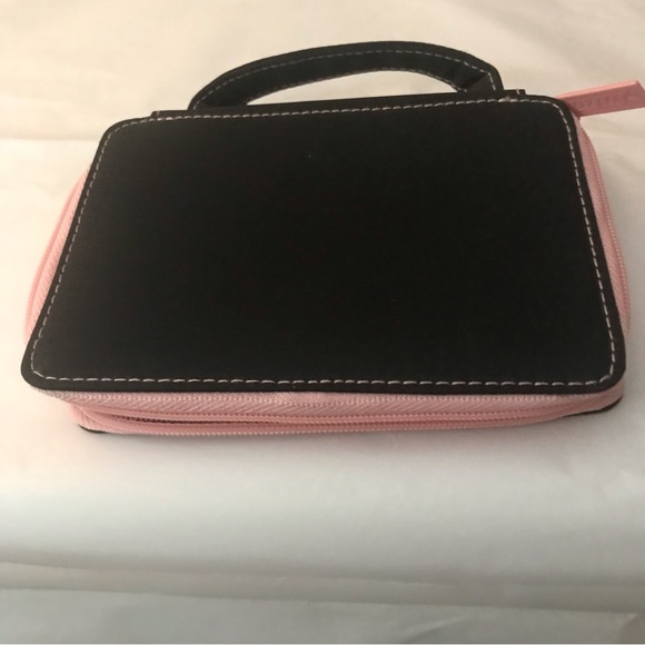 Mary Kay Zip And Go Small Bag - Picture 2 of 7